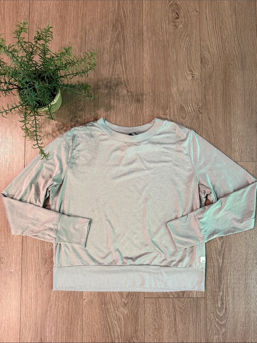 VUORI DAYDREAM SUPERSOFT LONG SLEEVE SHIRT GRAY SIZE LARGE